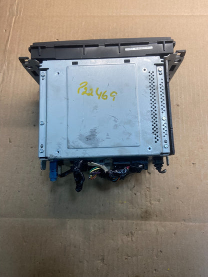 2011 2012 GMC Acadia Radio Display Screen AM/FM AUX OEM Y7600 DG4