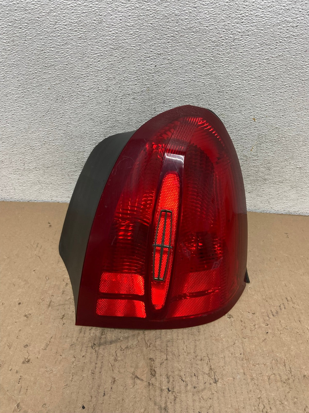 1998 to 2002 Lincoln Town Car Right Passenger RH Tail Light AF4302 LK0