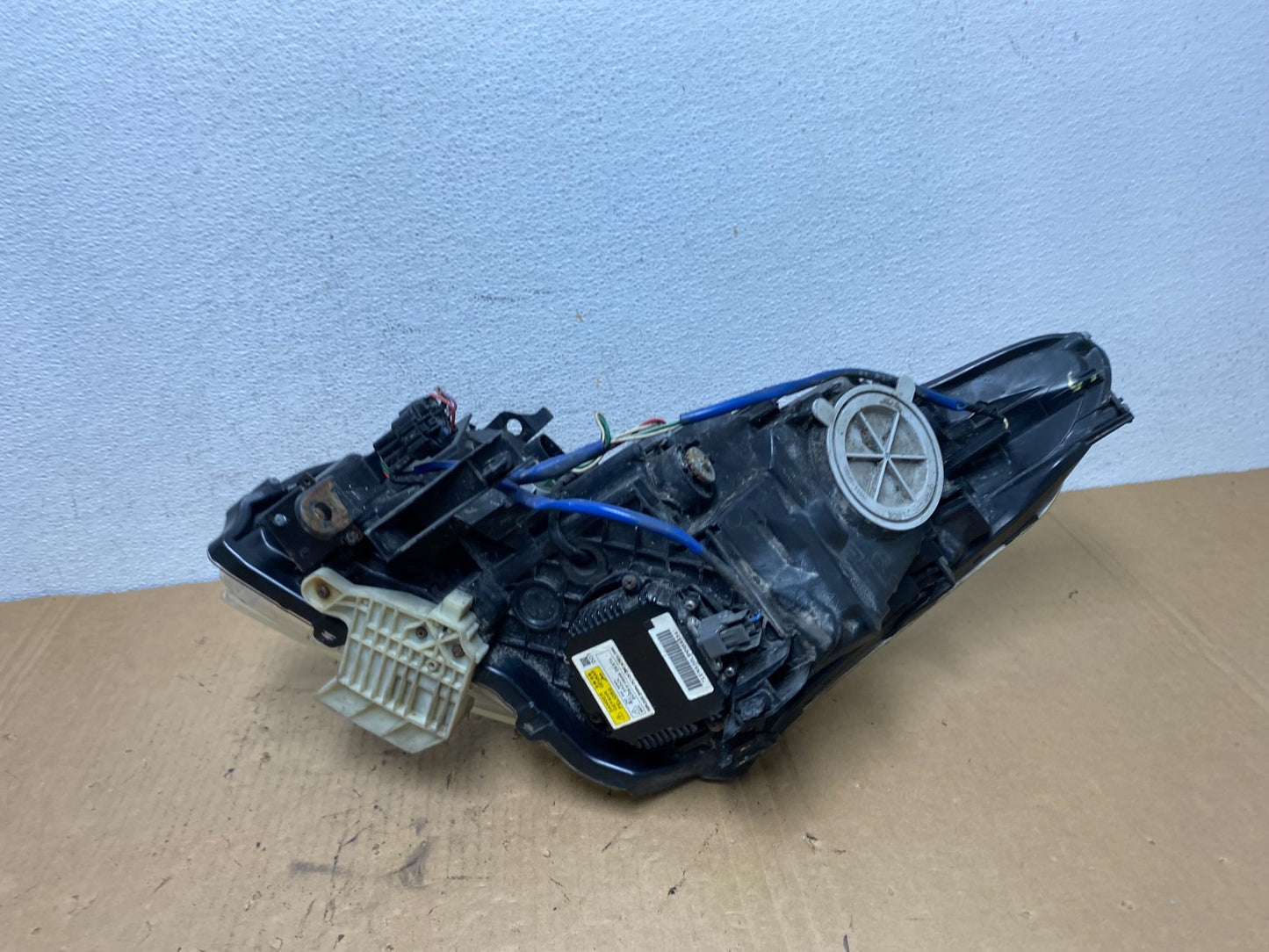 2010-2012 Infiniti G37 Right Passenger Rh Side Xenon HID Headlight AD2852 DW8