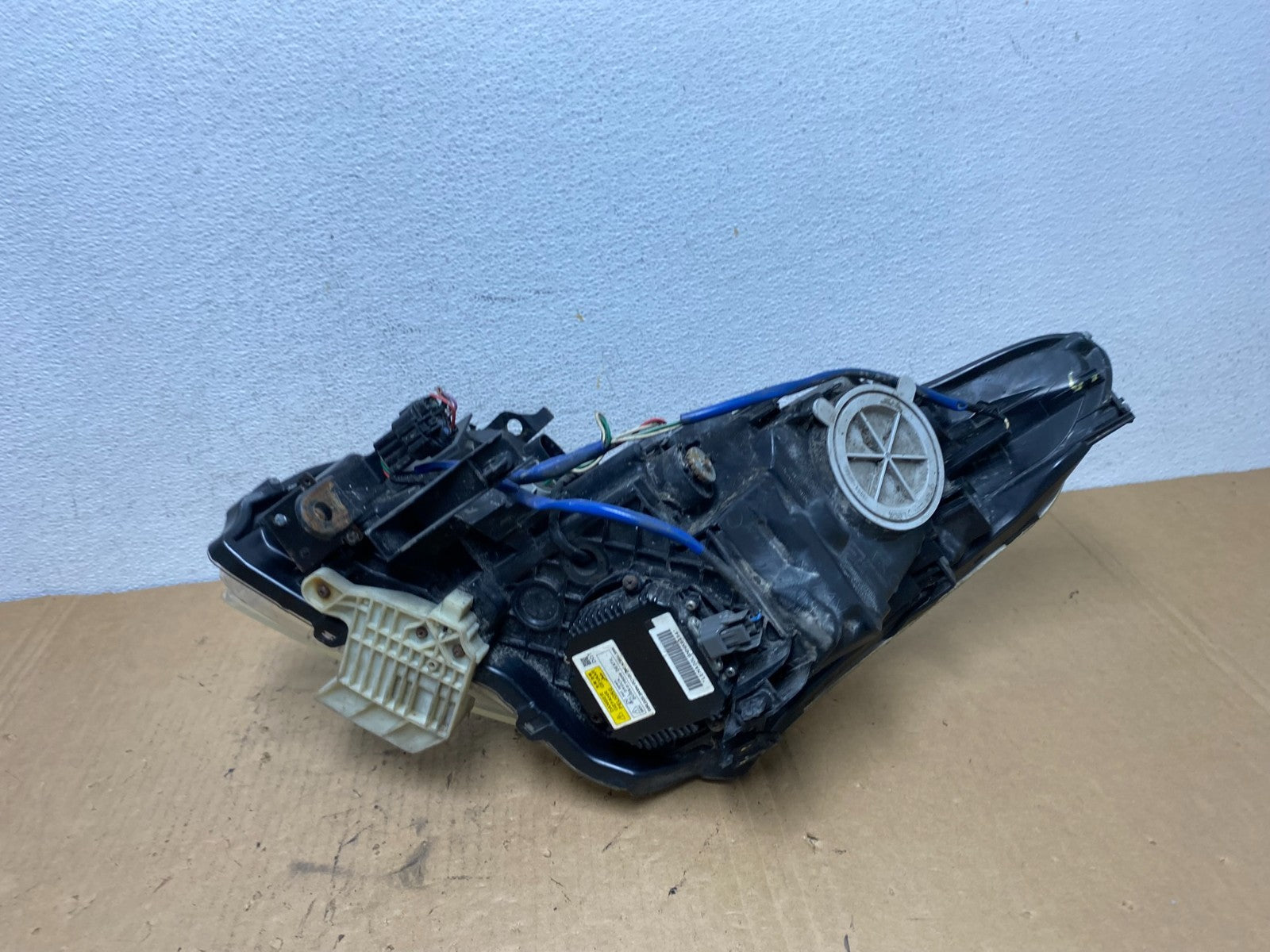 2010-2012 Infiniti G37 Right Passenger Rh Side Xenon HID Headlight AD2852 DW8