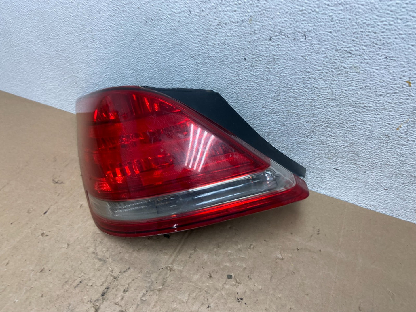 2005-2010 Toyota Avalon Left Driver Lh Side Tail Light TYC AE6567 DW1