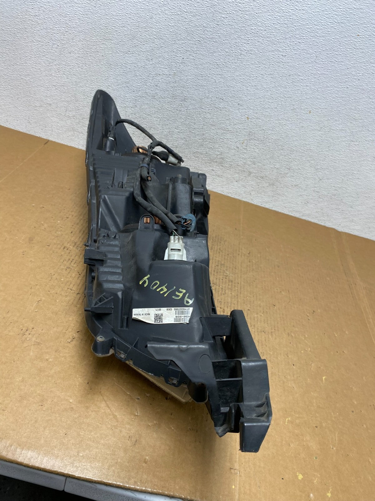 2008 to 2012 Honda Accord Sedan Right Passenger RH Headlight AE1404 DW7