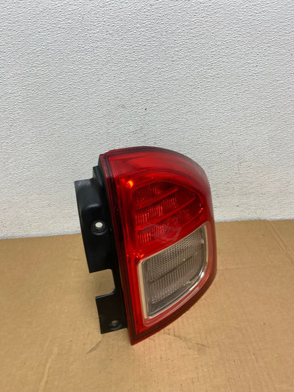 2011 2012 2013 Jeep Compass Right Passenger Rh Side Tail Light AC7474 LK2