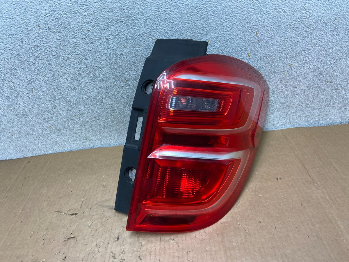 2016 to 2017 Chevrolet Equinox Right Passenger RH Side Tail Light AI9028 LK0
