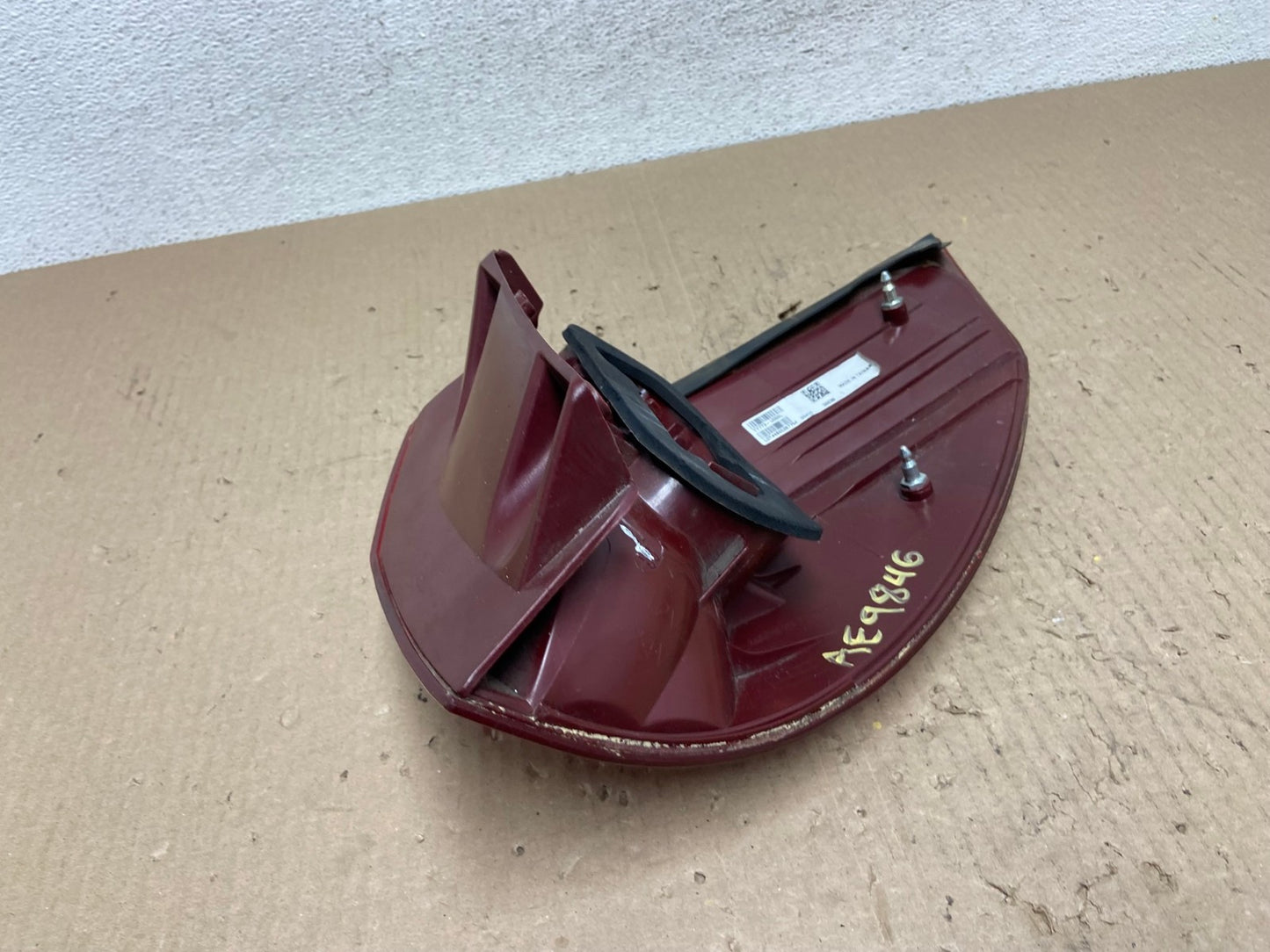 2004 to 2005 Toyota Sienna Left Driver LH Side Tail Light DEPO AE9846 LK5