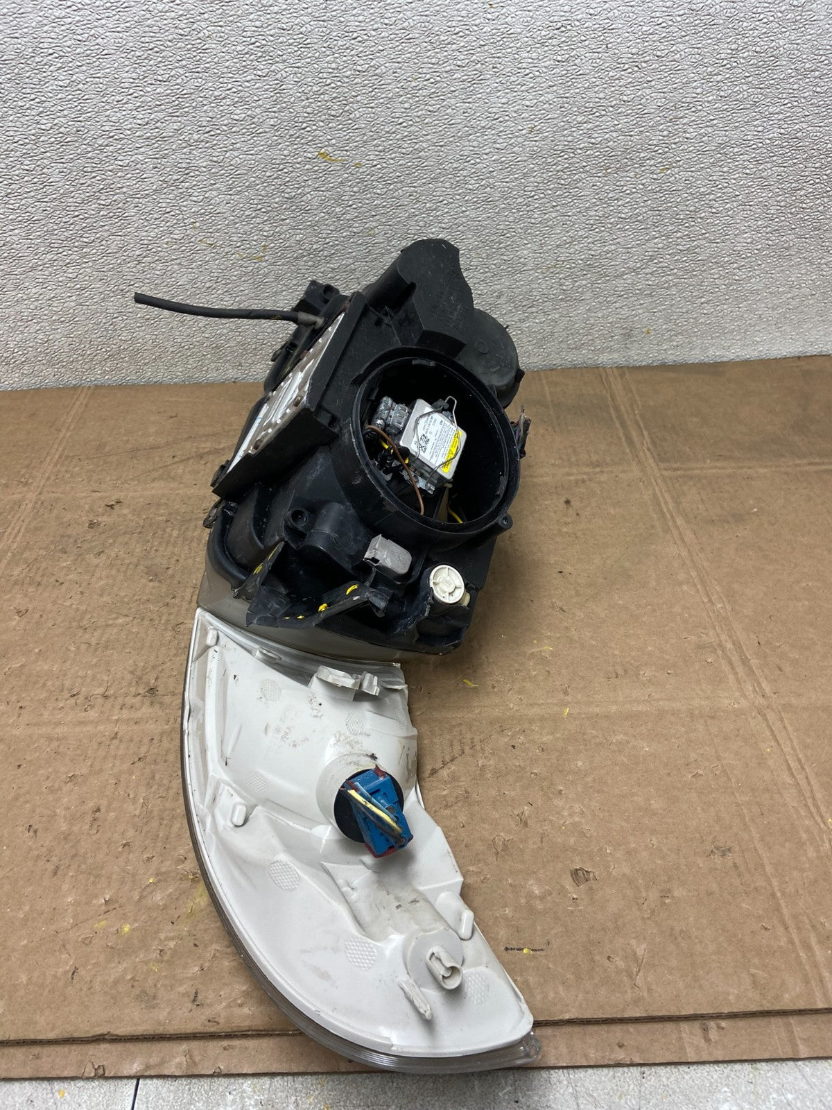 2002 to 2005 Saab 9-5 Right Passenger Side Xenon HID Headlight OEM y5974 DG6