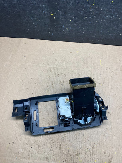 2006 to 2011 Cadillac DTS Dash Center Air Vent Heater Bezel OEM R8444 DG5