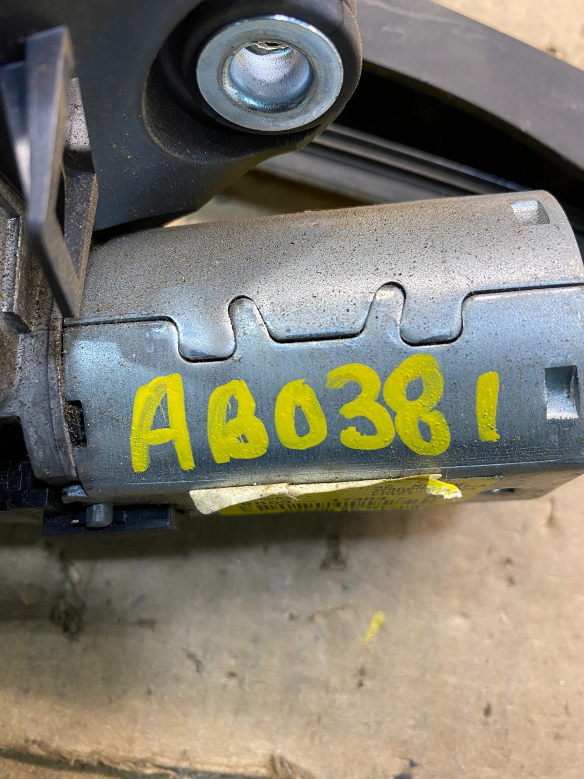 2011 to 2019 Ford Explorer Rear Windshield Wiper Motor ab0381 DG7