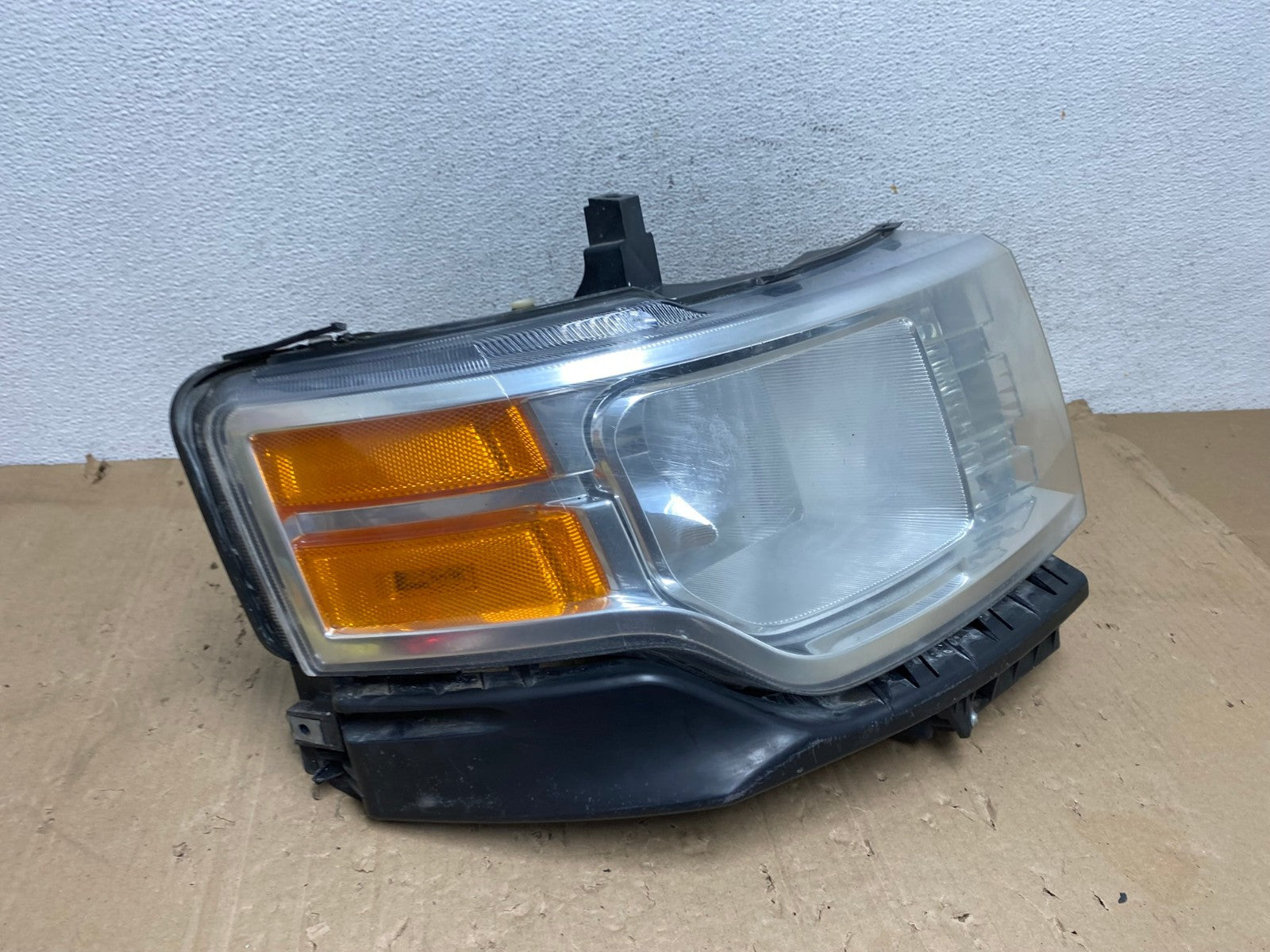 2009 2010 2011 2012 Ford Flex Right Passenger Headlight Halogen AE9308 LK2
