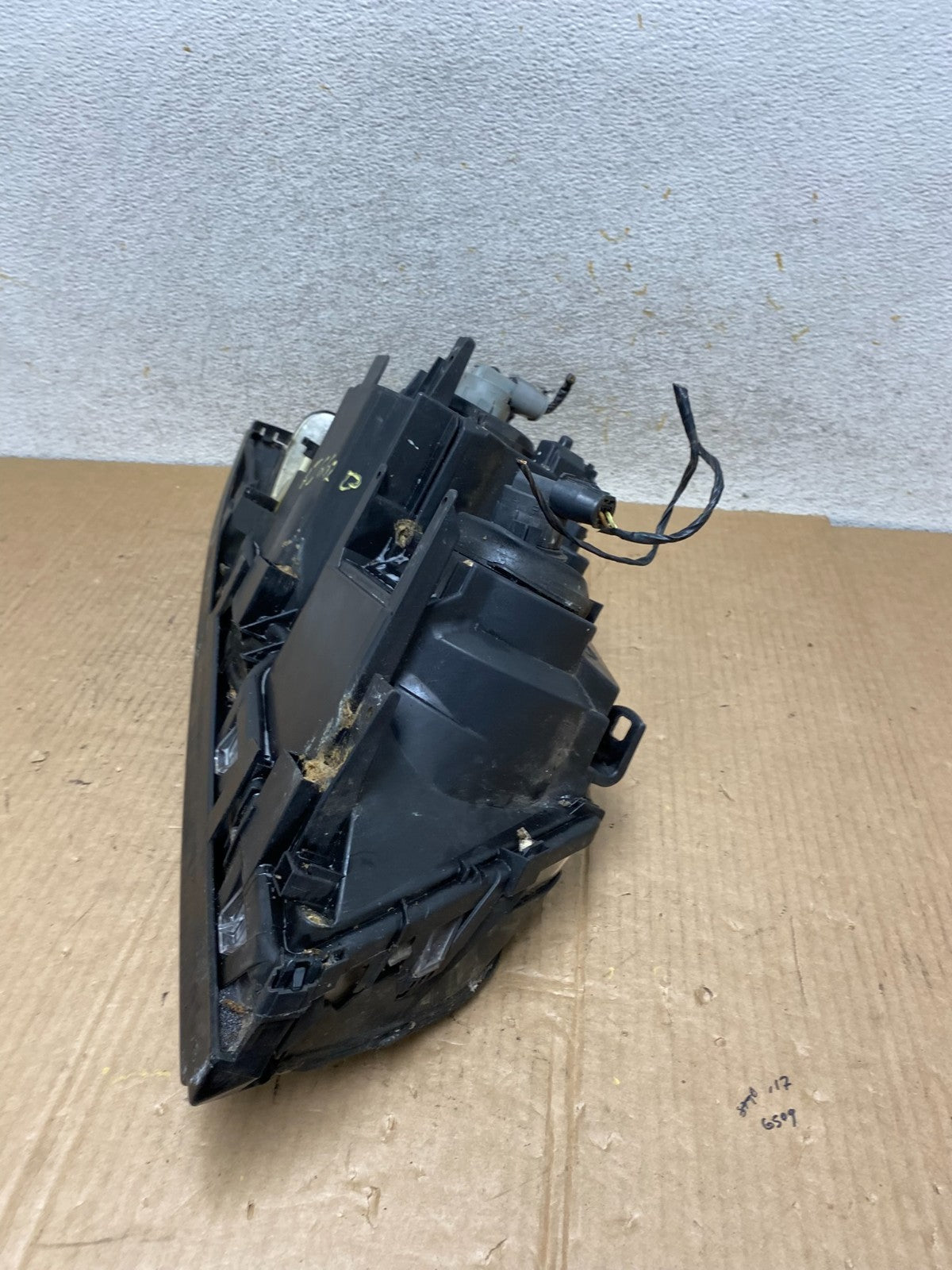 1999 - 2001 BMW E46 3-Series Left Driver LH Halogen Headlight AI6620 DW7
