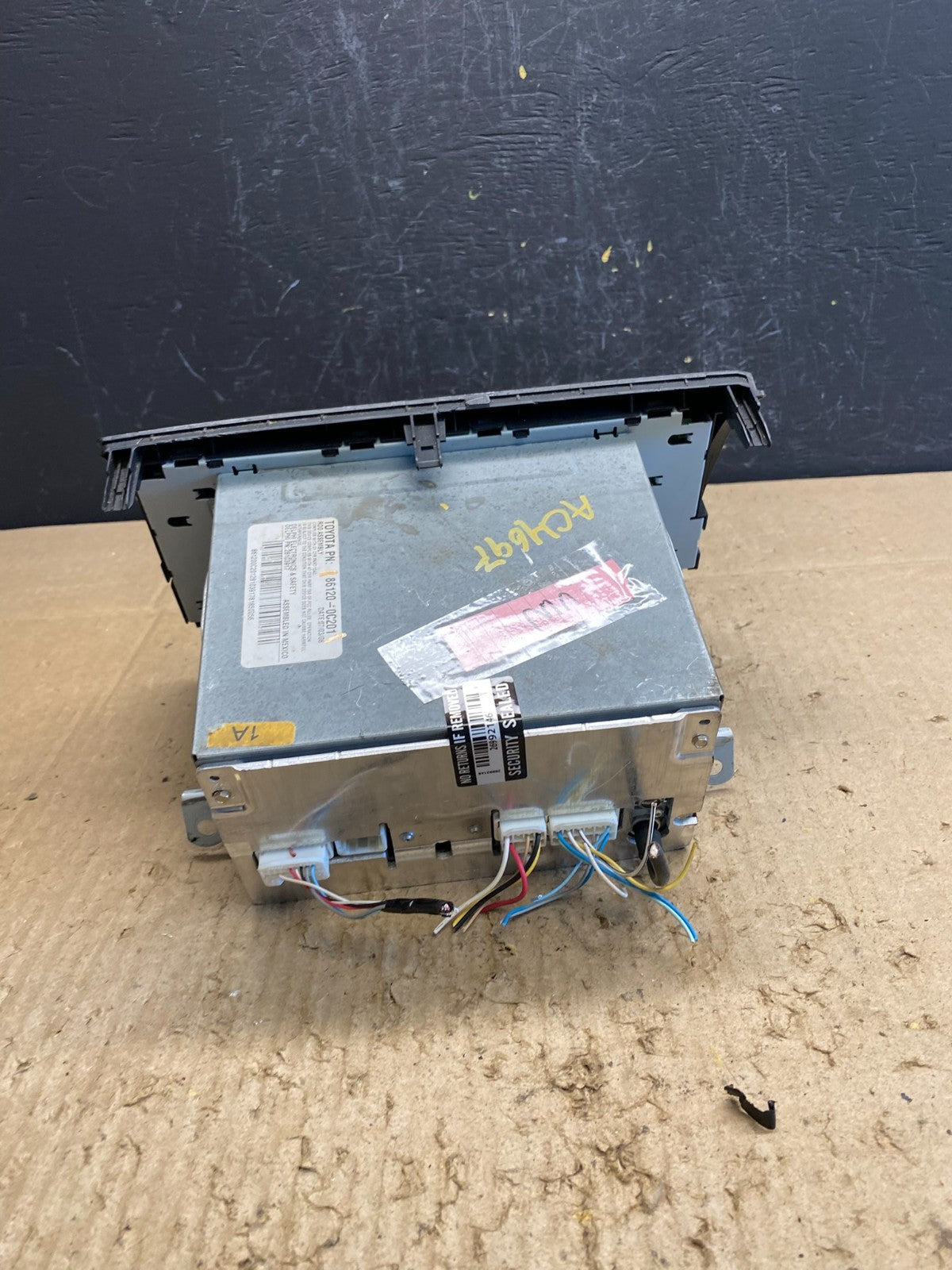 2007 to 2013 Toyota Tundra AM/FM OEM Radio CD Player AC4697 DG4