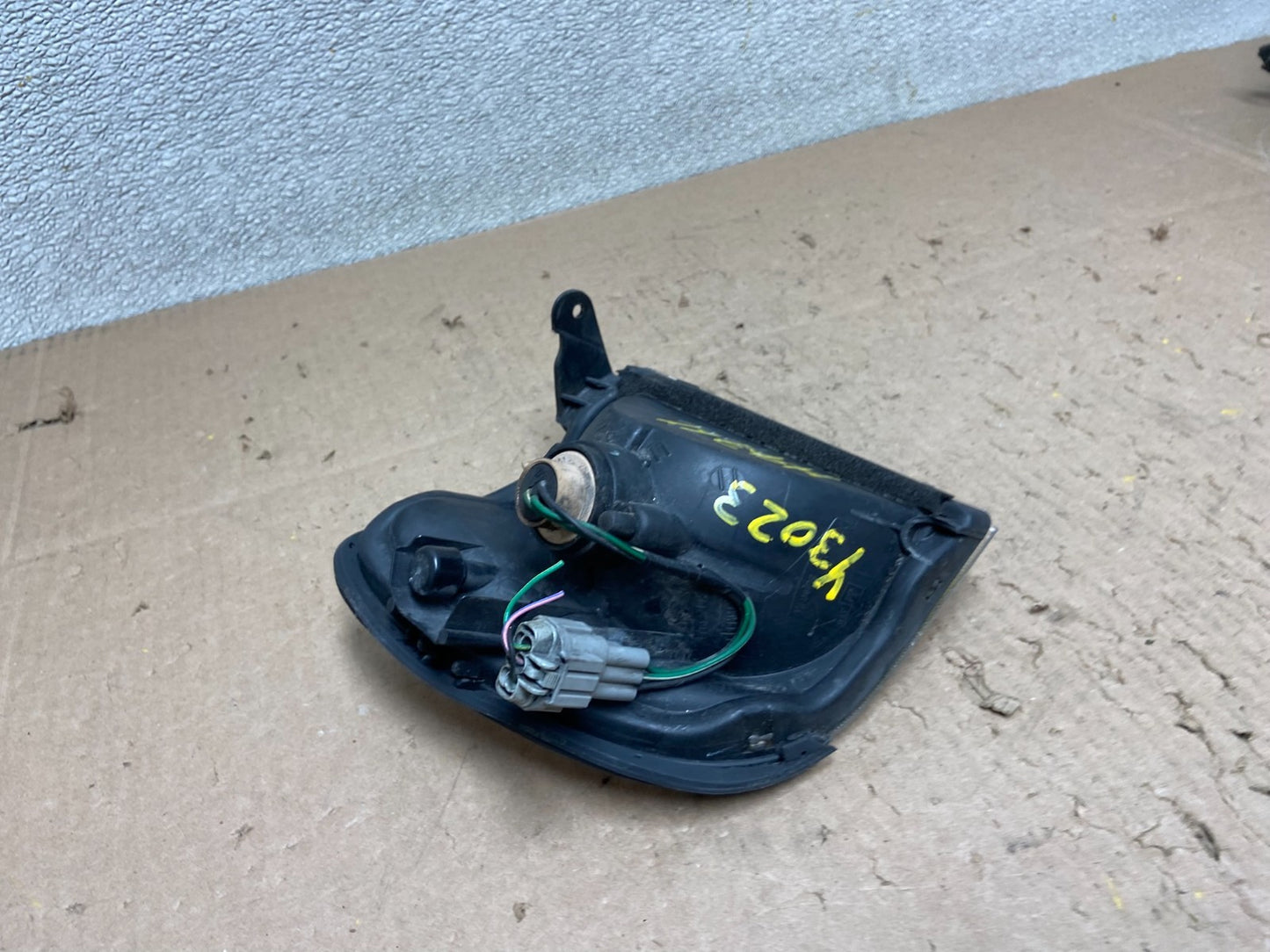1999-2004 Nissan Pathfinder Front Left Driver Turn Signal Oem Y3023 DW6