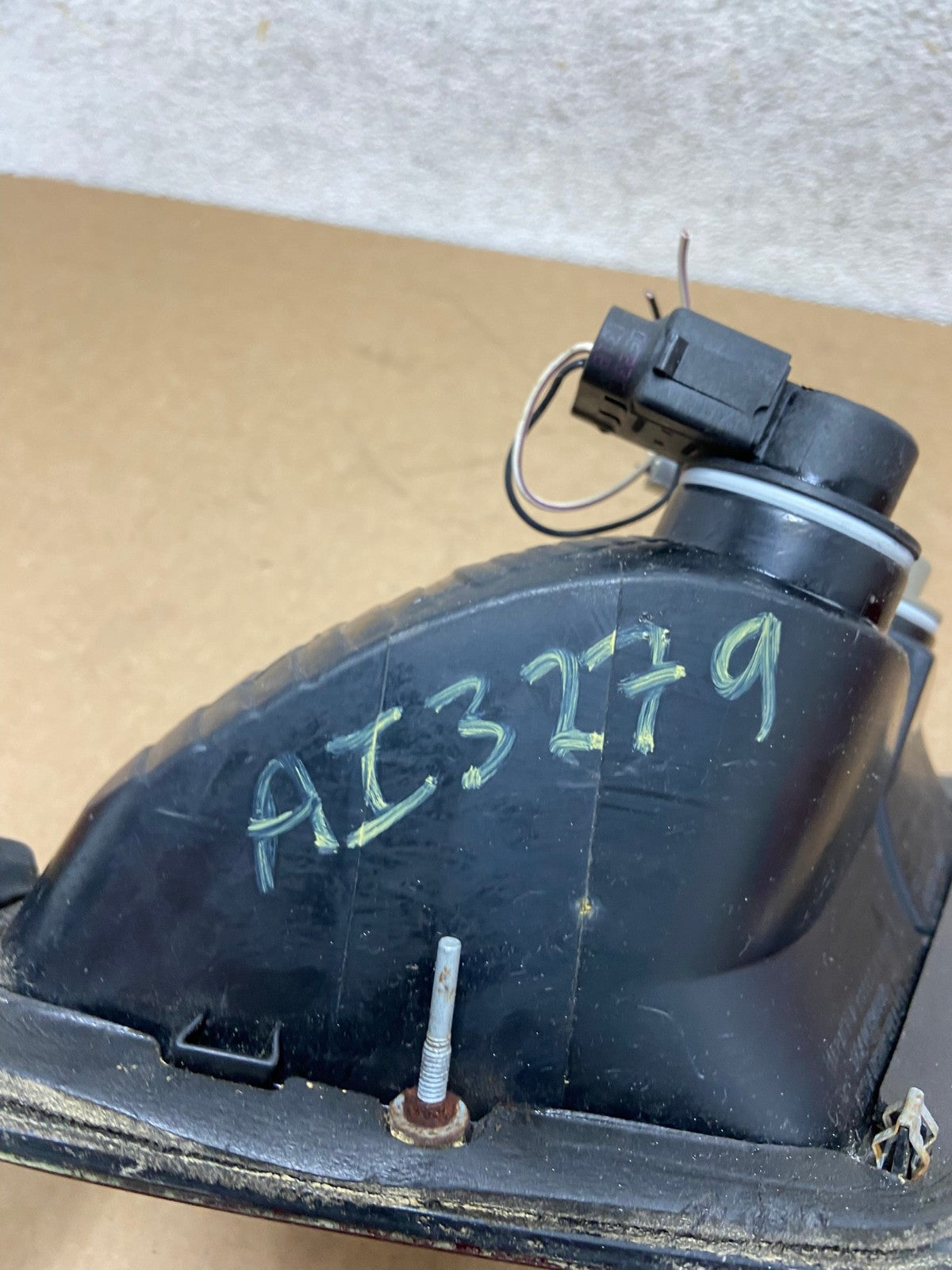 2007-2008 Chrysler Sebring Sedan Inner Left Driver LH Tail Light AI3279 LK7