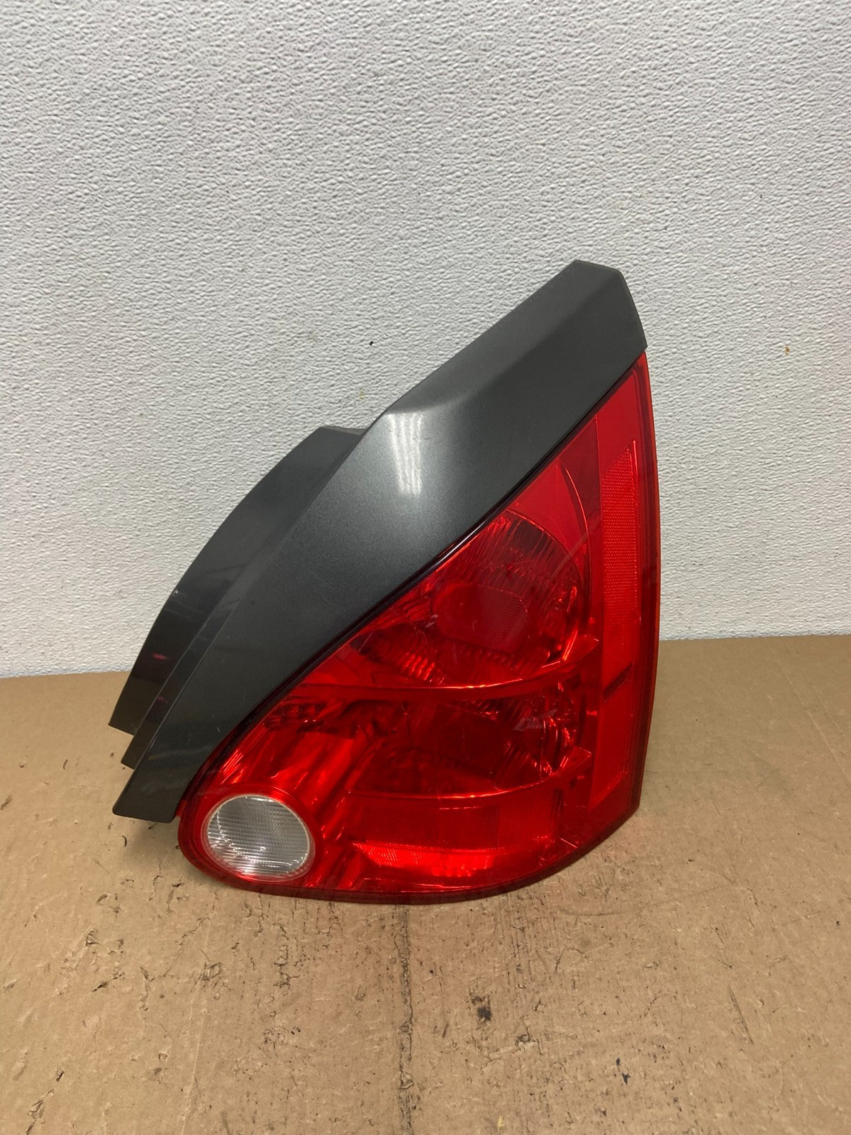 2004 2005 2006 2007 2008 Nissan Maxima Right Passenger Tail Light AC7342 DW0