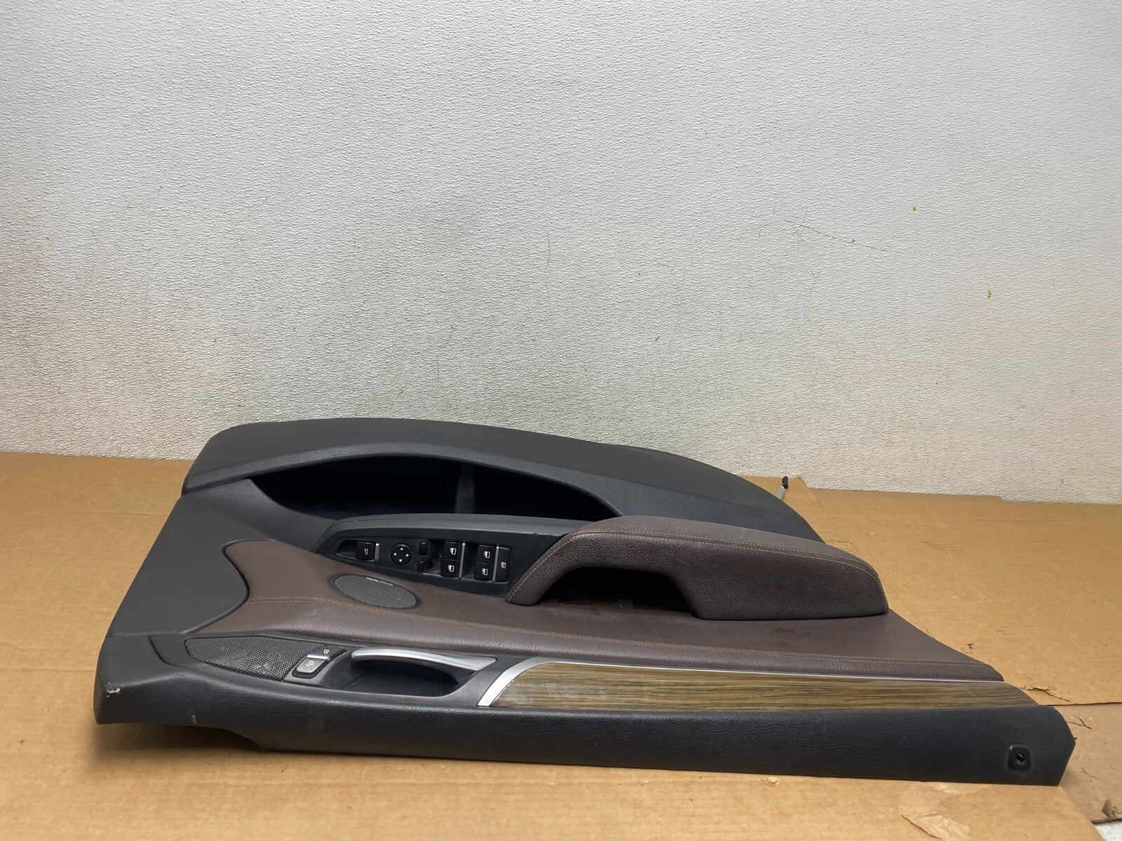 2015 to 2018 BMW X4 Front Left Driver LH Side Door Trim Panel M6890 OEM DG5