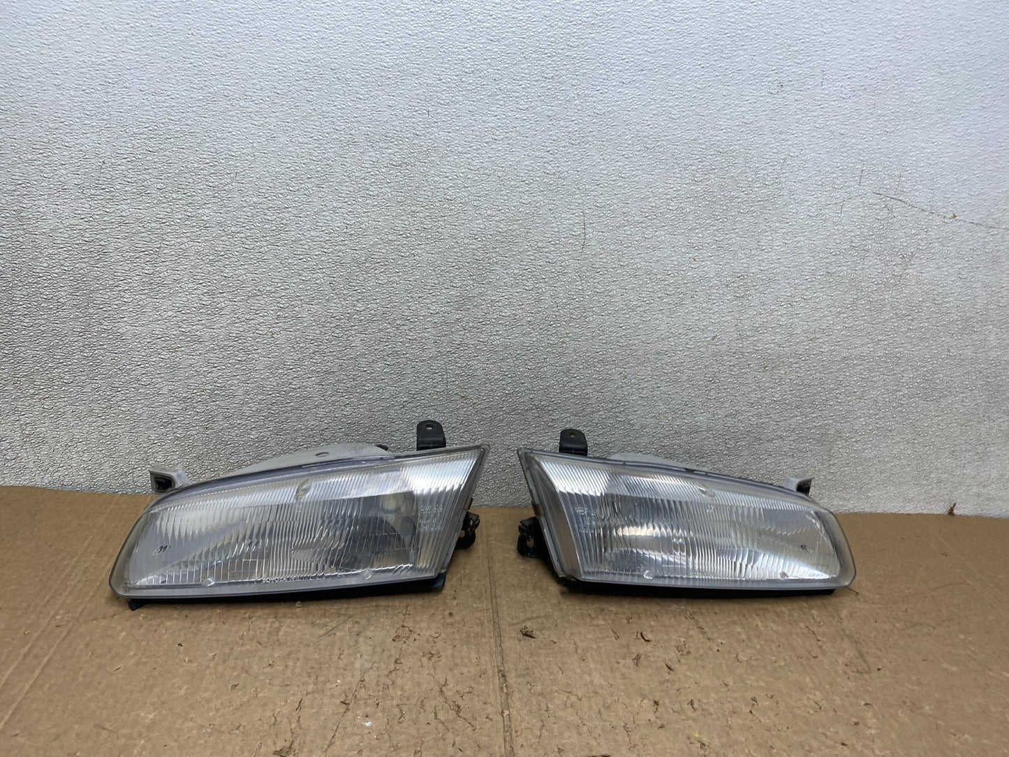 1997 1998 1999 Toyota Camry Left+Right Side Set Halogen Headlights V3833 DW0
