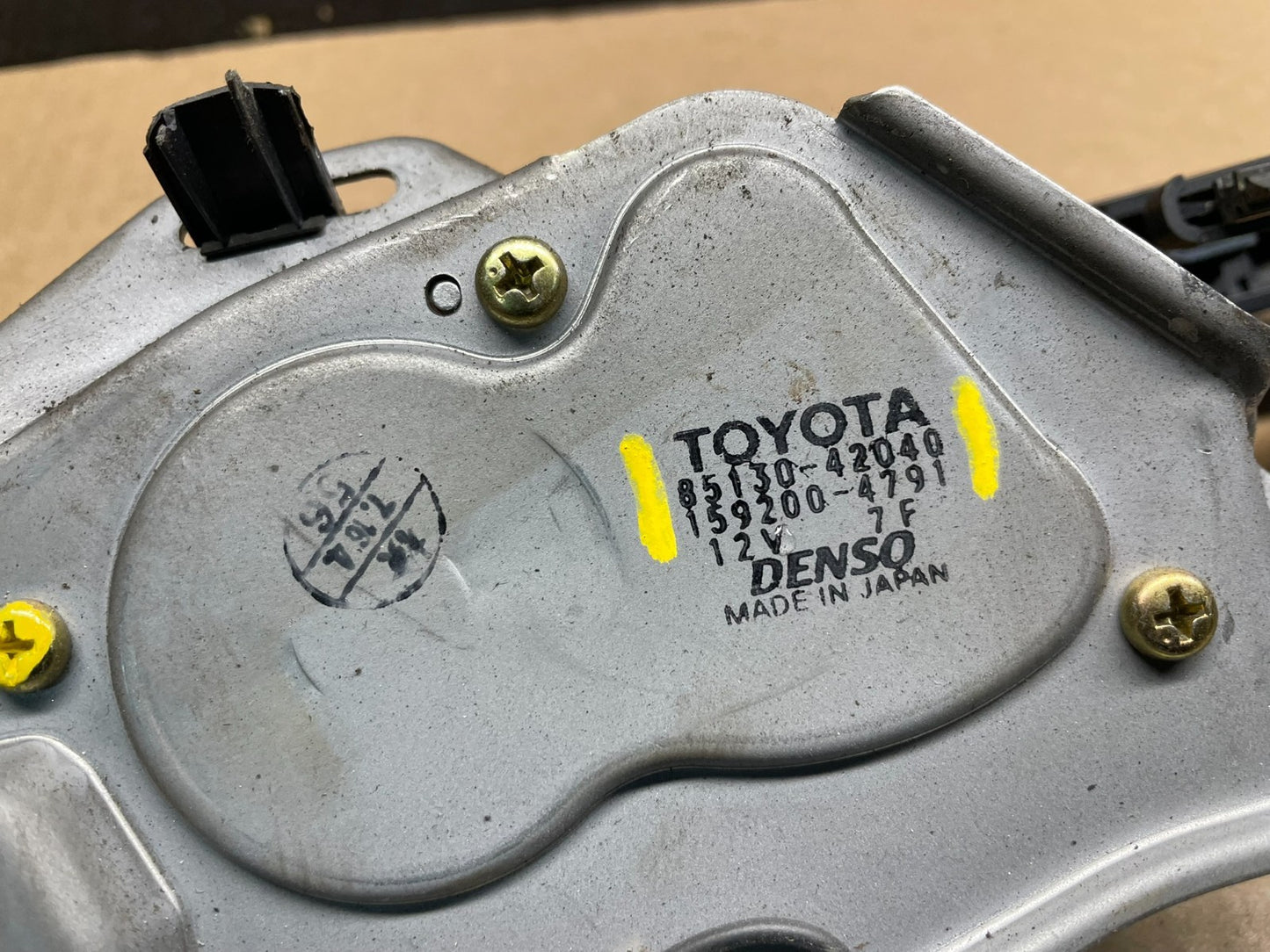 2001 to 2005 Toyota Rav4 Rear Wiper Windshield Motor OEM W1337  DG6