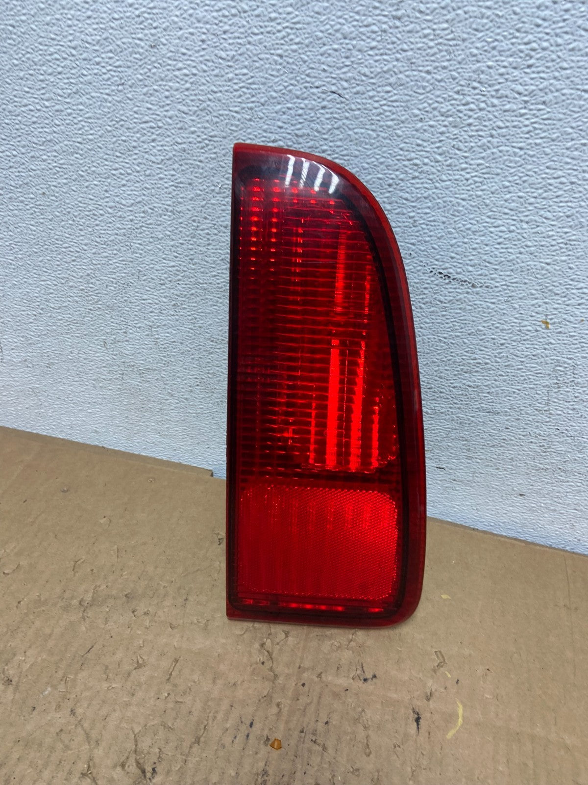 1998-2002 Lincoln Navigator Left Driver Lh Side Tail Light Inner AD2378 DW0