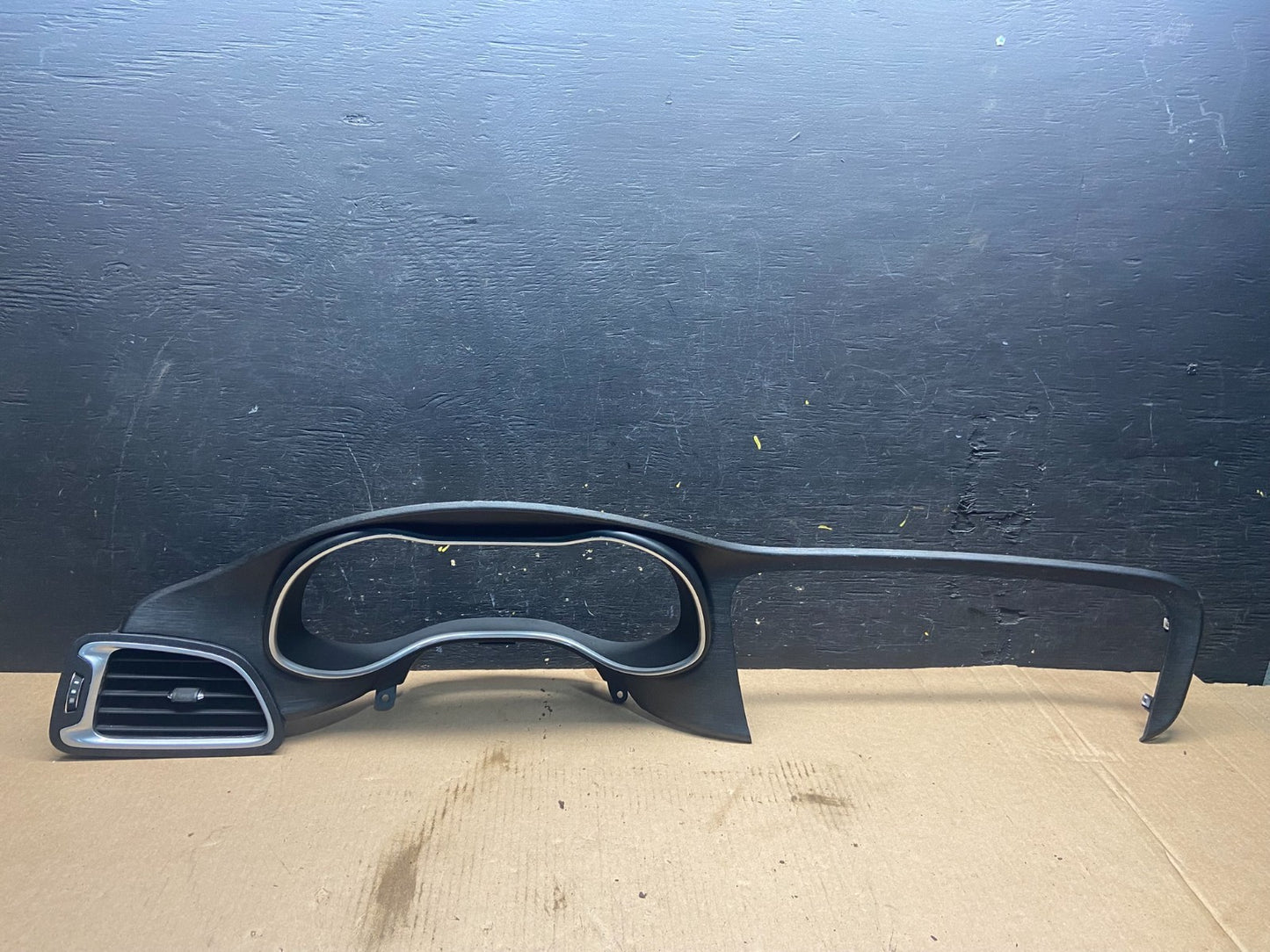 2015-2017 Chrysler 200 Speedometer Cluster Dash Bezel Trim W/ Vent q7273 DG0