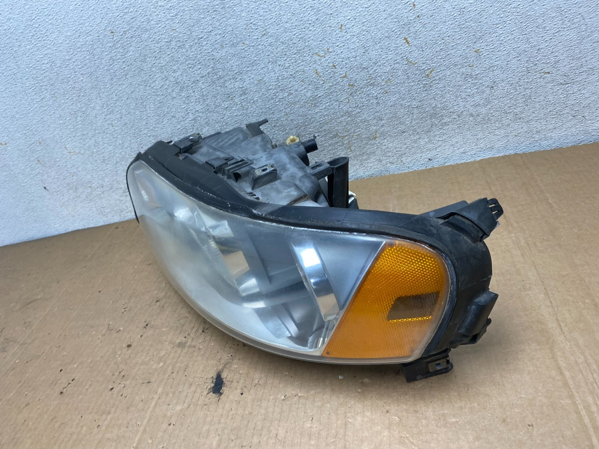 2005 to 2007 Volvo XC70 V70 Left Halogen Driver Side Headlight AI8819 DW1
