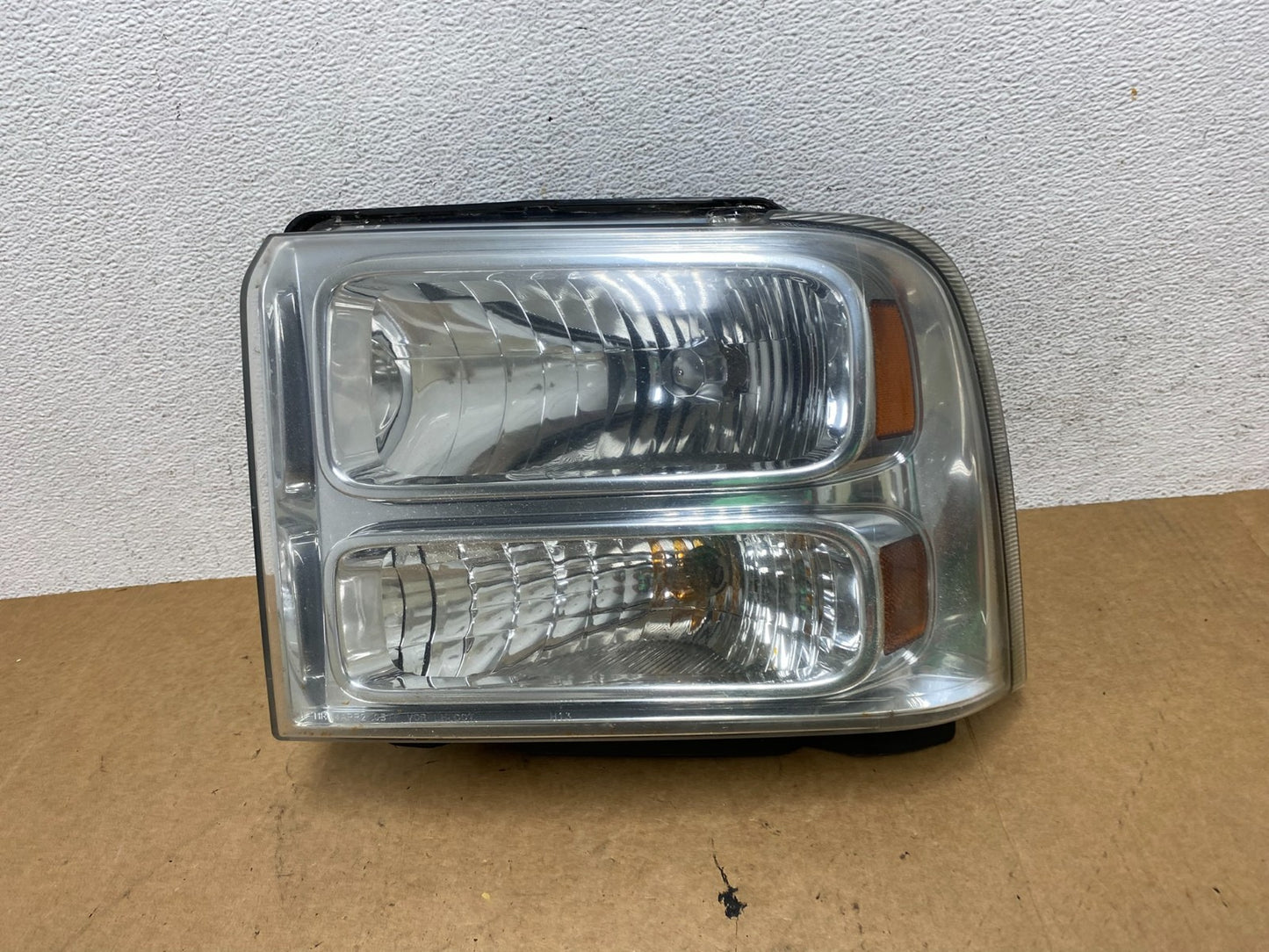 2005-2007 Ford F-250 F250 Super Duty Left Driver LH Side Headlight AE3228 DW0