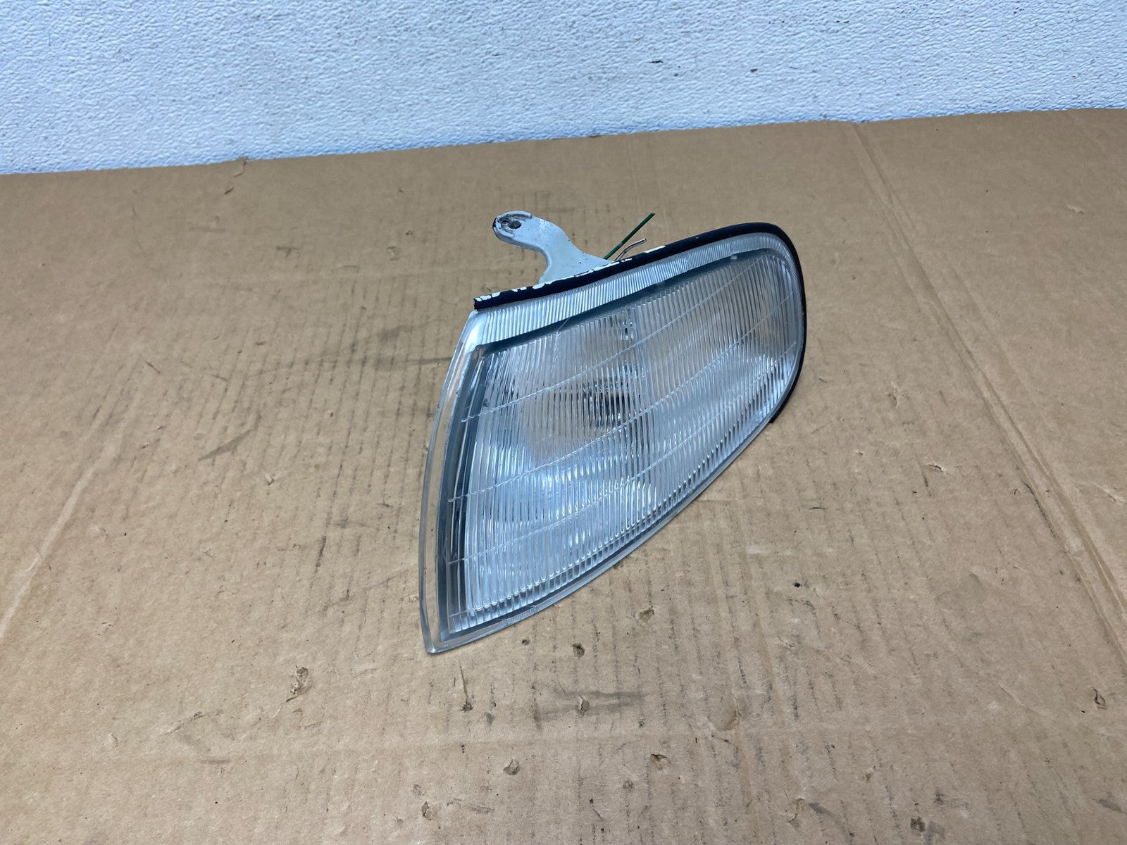 1992 to 1994 Toyota Camry Left Driver LH Side Turn Signal AC7564 DW2