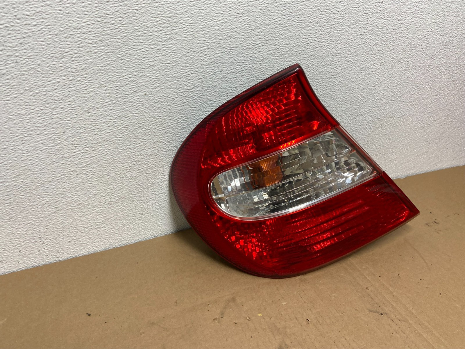 2002 2003 2004 Toyota Camry Left Driver LH Side Tail Light AB6365 DW2