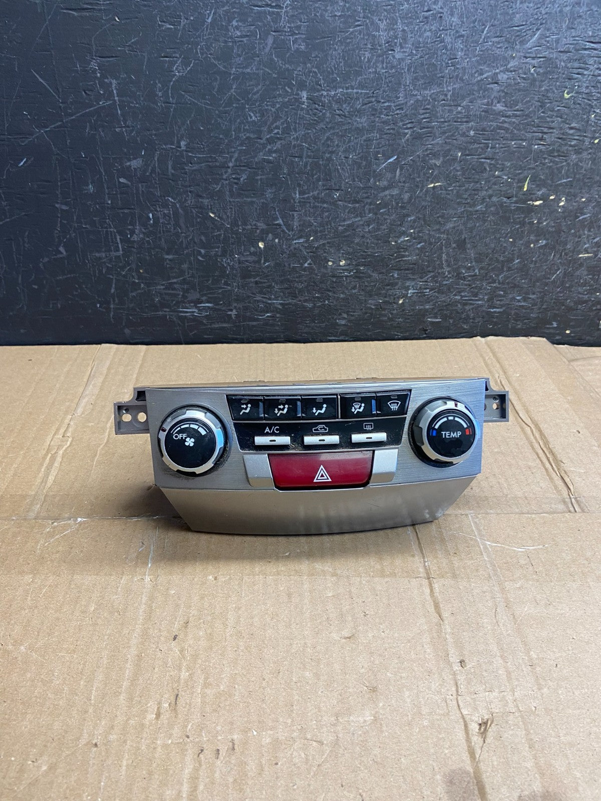 2010 - 2014 Subaru Outback Legacy A/C Heater Climate Control Unit AF2782 DG0