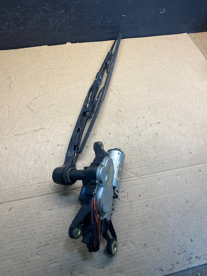 2000 to 2006 BMW X5 E53 Rear Windshield Wiper Motor OEM AC6846 DG2