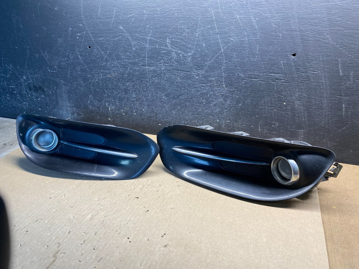 2013 to 2016 Dodge Dart Left+Right Side Fog Lights Bezel AG9388 DG1