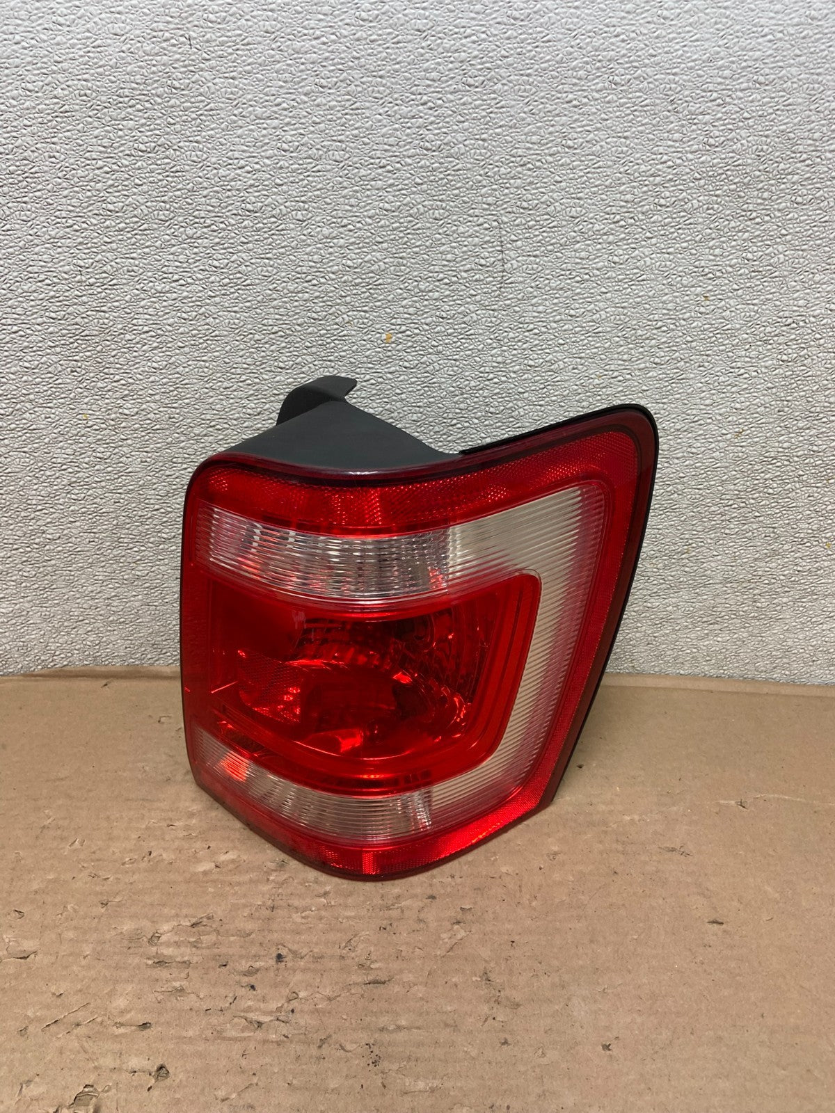 2008 to 2012 Ford Escape Right Passenger RH Side Tail Light AB0202 LK0