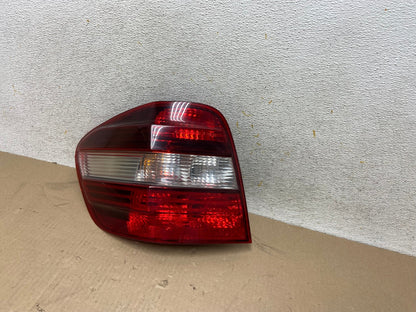 2009 to 2011 Mercedes ML350 ML-Class Left Driver Side LH Tail Light AH6750 LK2