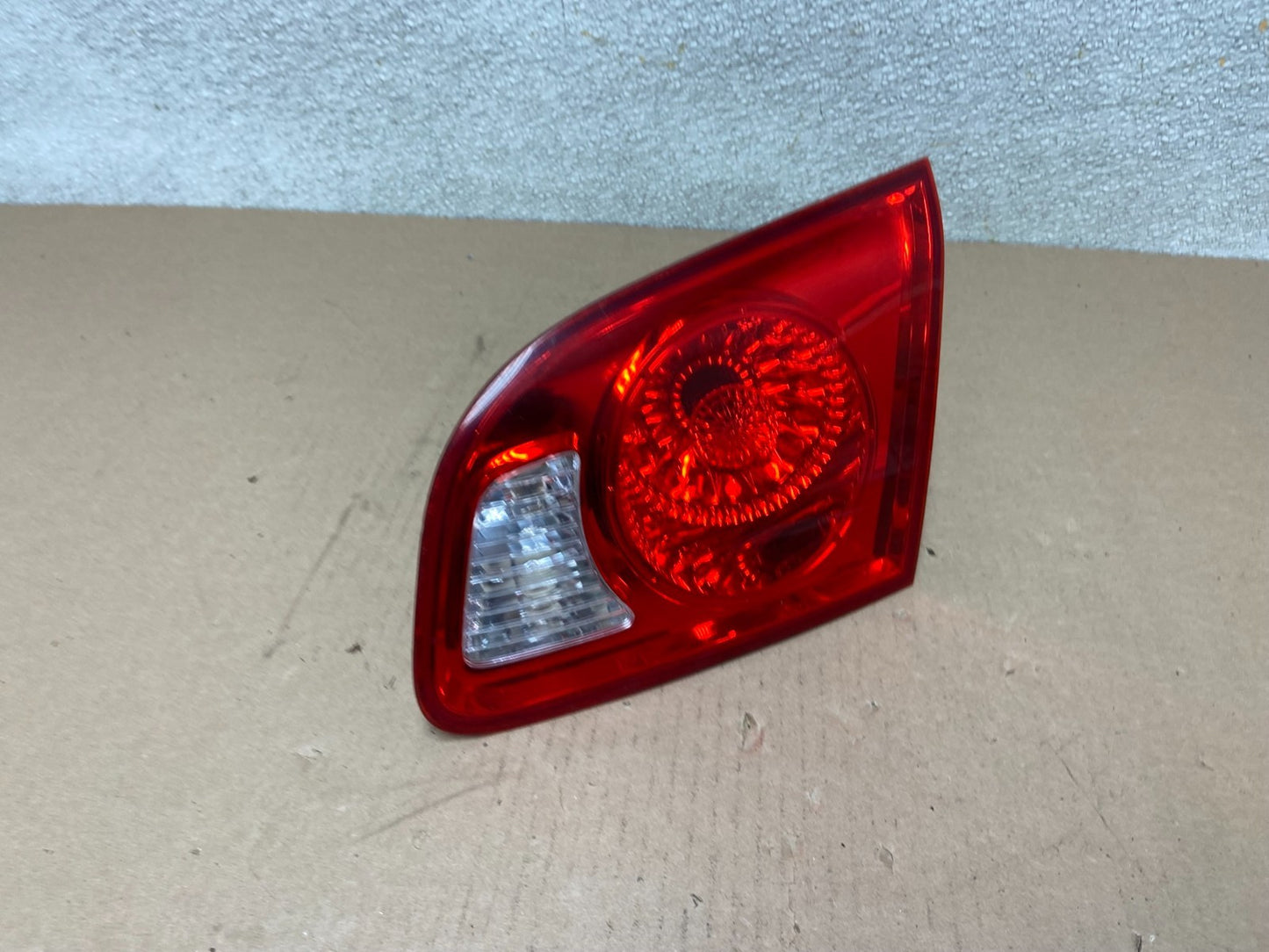 2007 2008 2009 Hyundai Santa Fe Right Passenger Tail Light Inner Oem AB5015 LK2