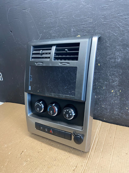 2008 to 2012 Jeep Liberty Dash Climate Temperature Control Radio Bezel AE3936 DG1