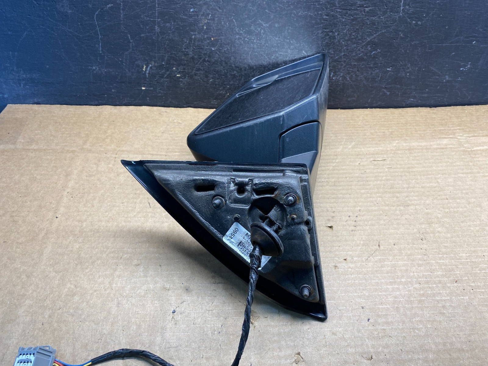 2009 to 2017 GMC Acadia Right Passenger Door Mirror AD9733 DW4