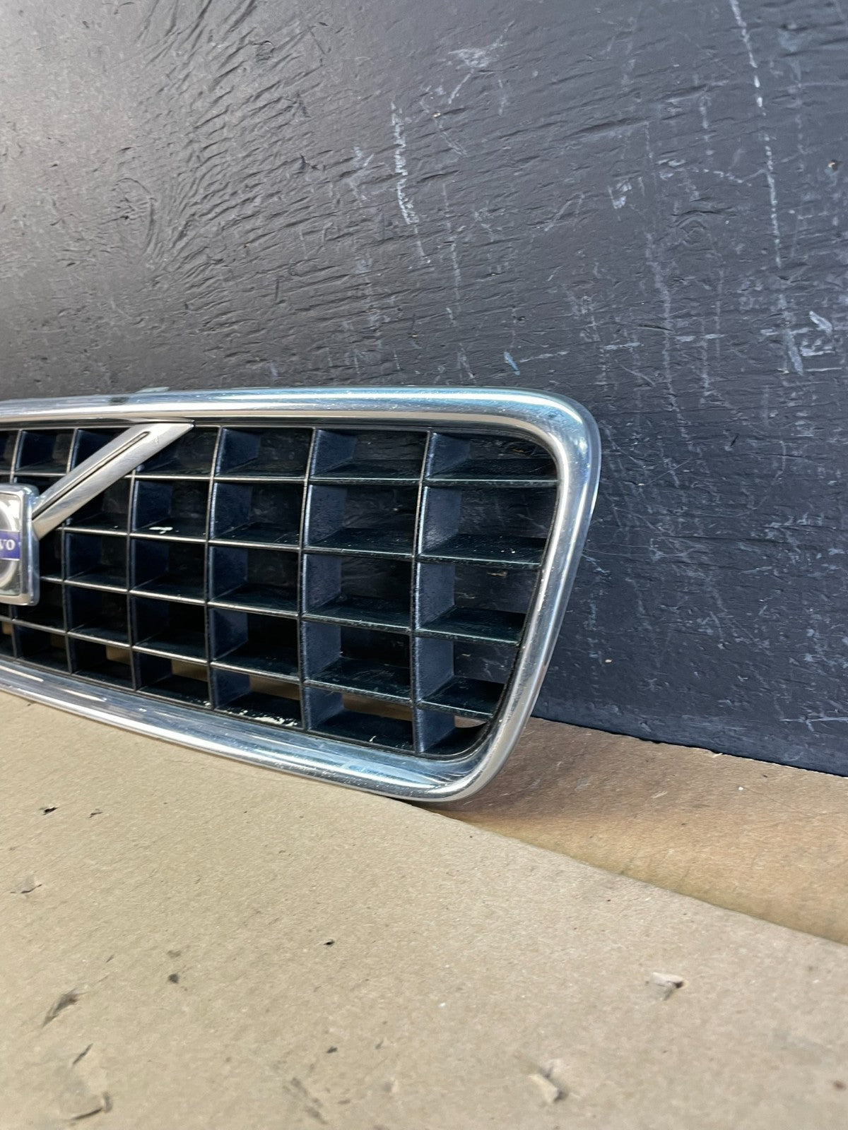 2005 2006 2007 Volvo S40 Front Upper Grille Grill 08620116 OEM AC1862 DG1