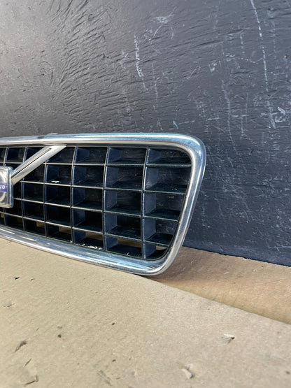 2005 2006 2007 Volvo S40 Front Upper Grille Grill 08620116 OEM AC1862 DG1