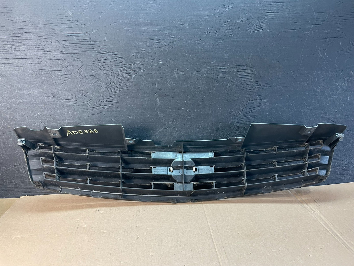 2005 to 2006 Infiniti G35 Sedan Front Upper Grille with Emblem AD8388 DG5