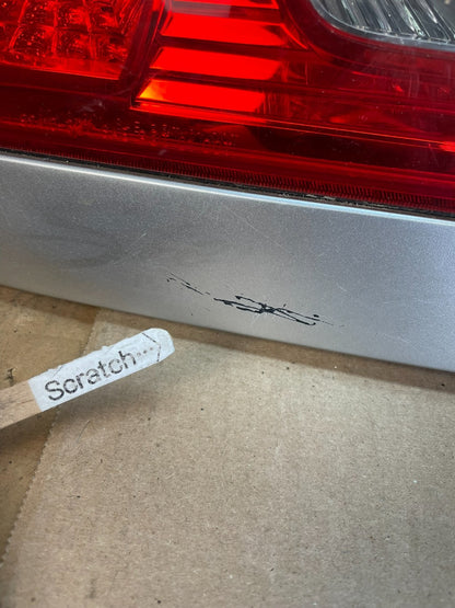 2003 to 2006 Kia Optima Rear License Plate Center Tail Light Panel Oem AB7964 DG1