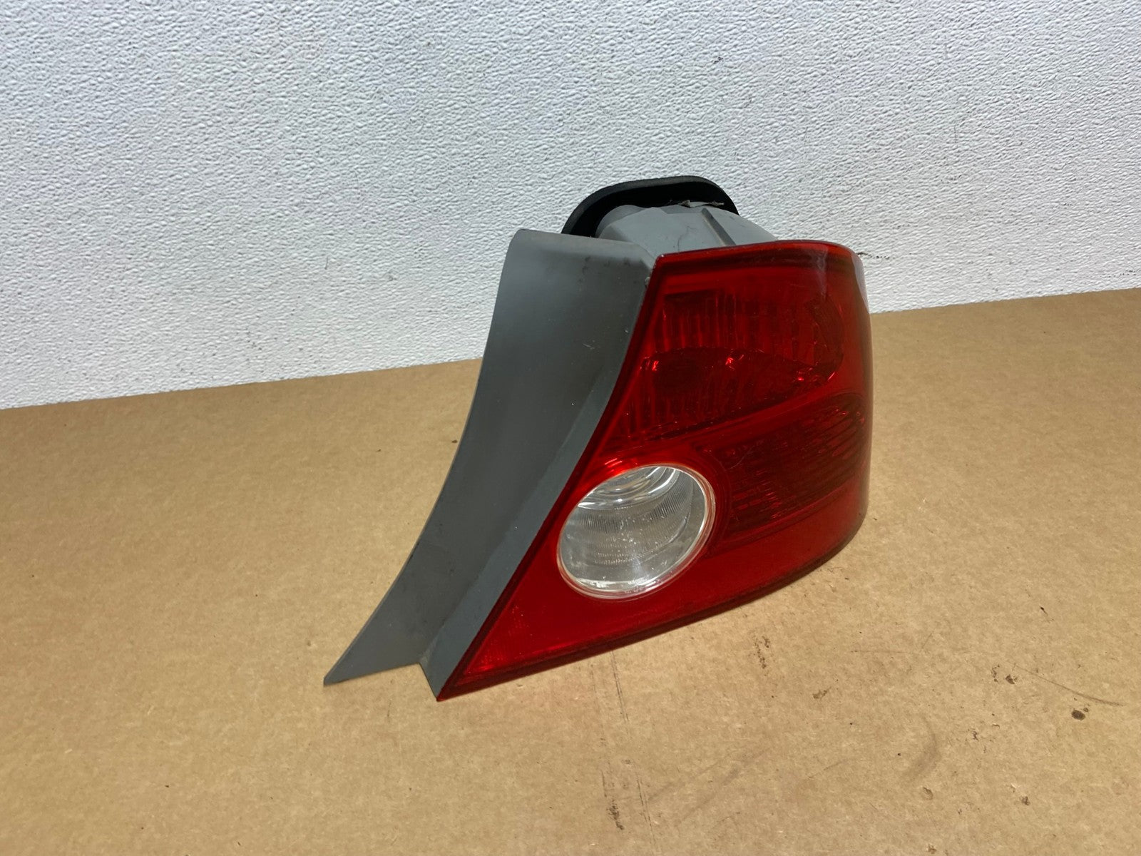 2004-2005 Honda Civic Coupe Right Passenger Rh Side Tail Light Oem AC1709 LK2