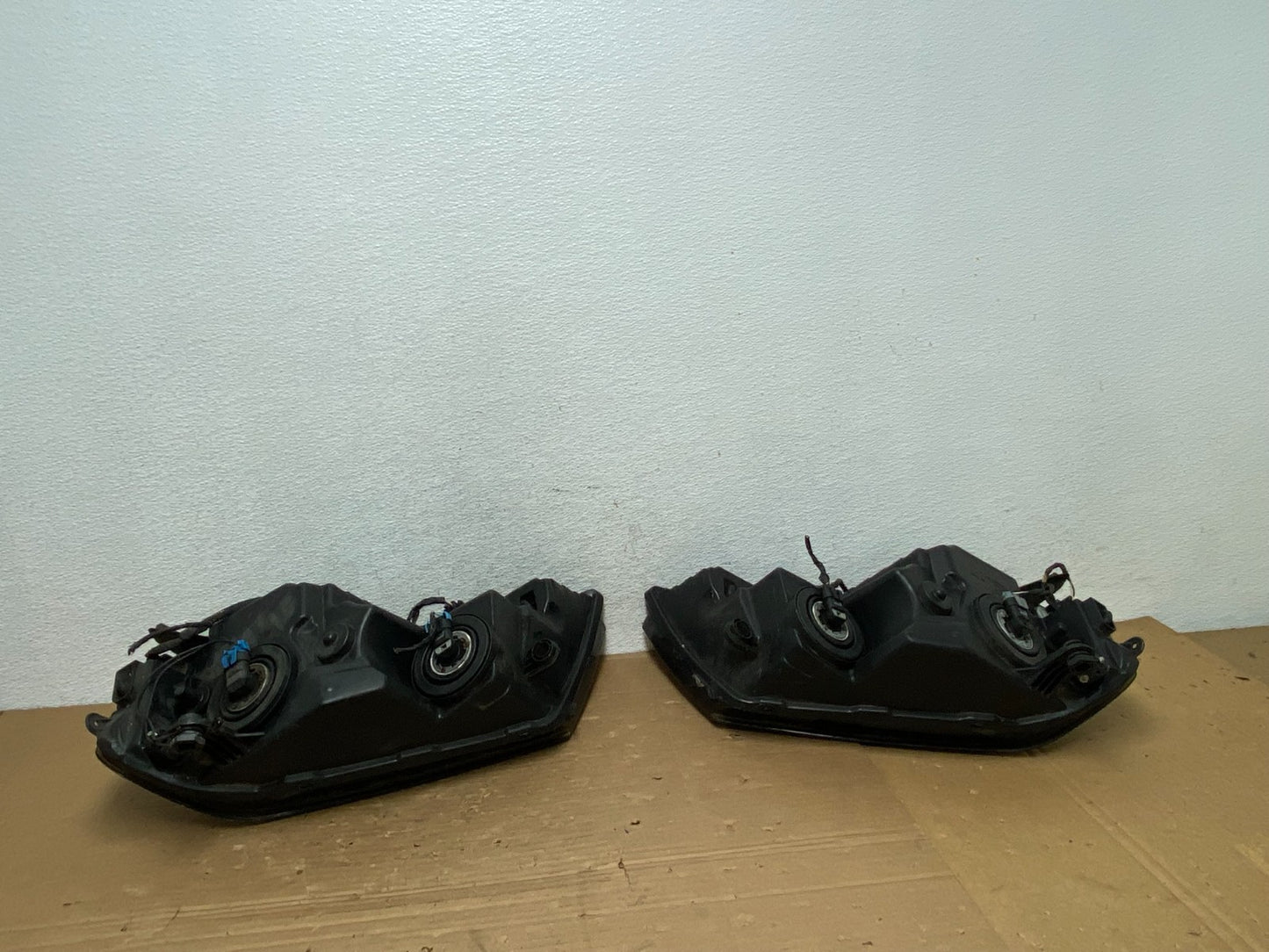 2008 to 2014 Dodge Avenger Left+Right Side Set Headlights AD4261 DW5