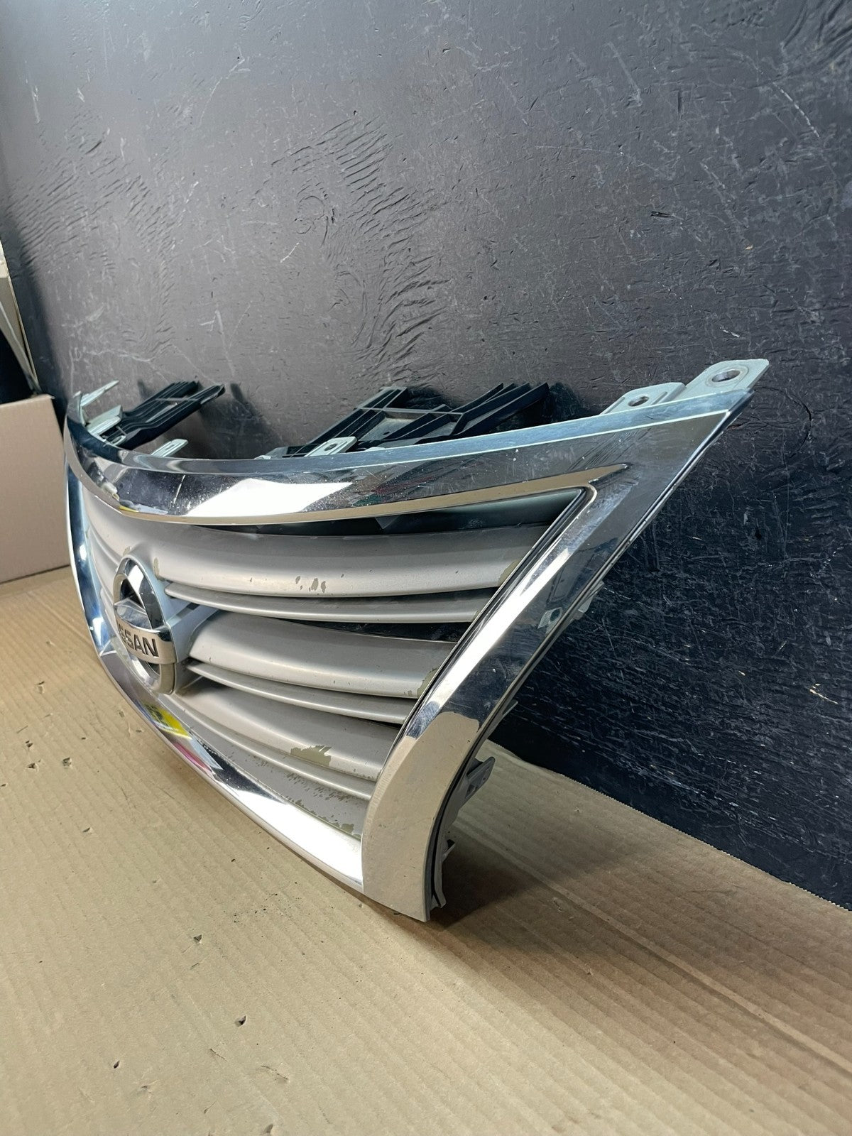 2013 to 2015 Nissan Sentra Front Upper Chrome Grill Grille ae8723 DG1