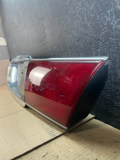 2000 to 2005 Buick Lesabre Trunk Rear Center Tail Light Panel AD0211 DG2