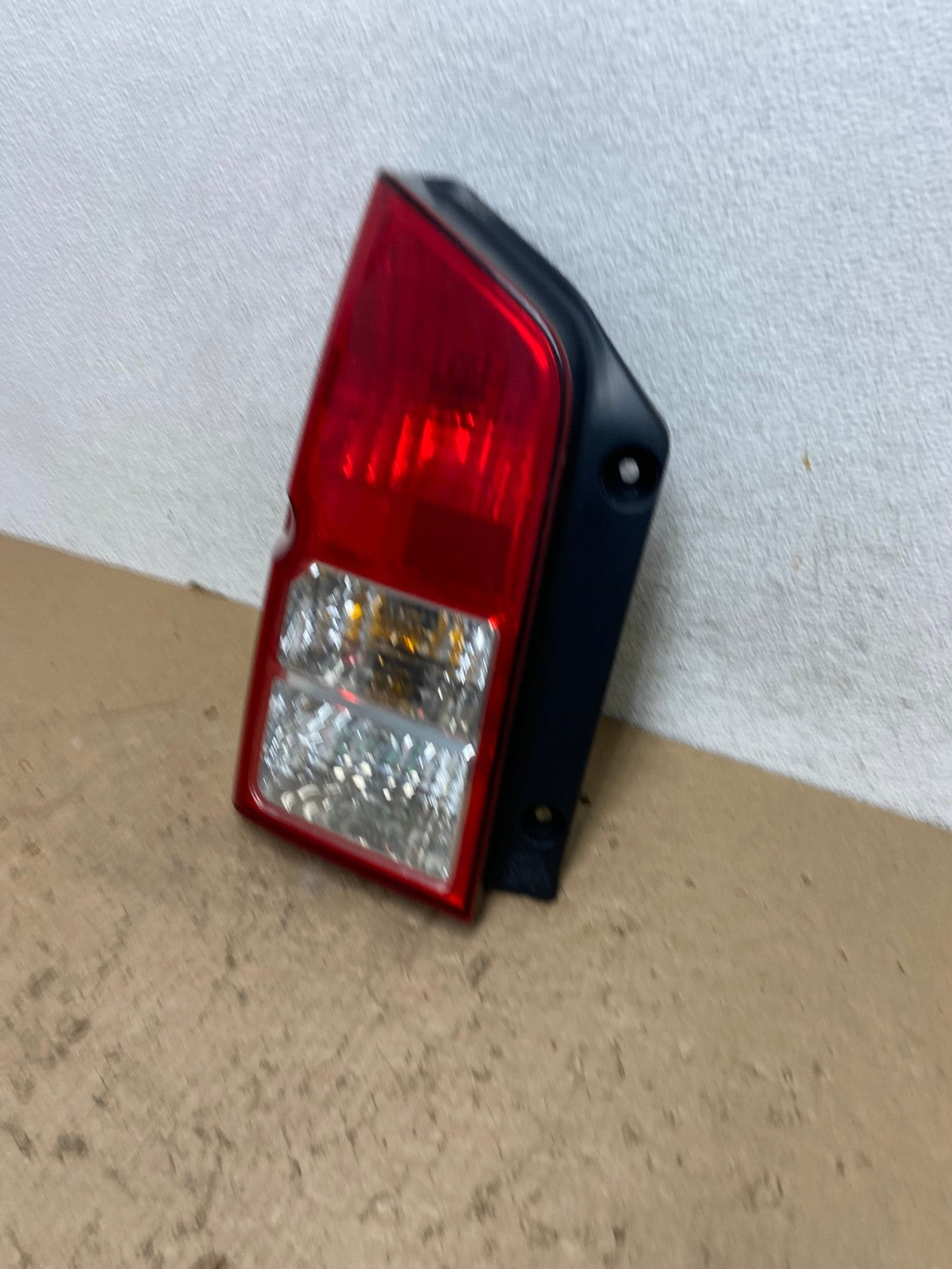 2005 to 2012 Nissan Pathfinder Tail light Left Driver Lh Side AG1451 LK1