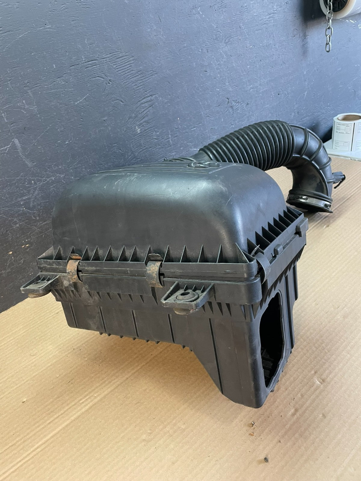 2002-2018 Dodge Ram 1500 5.7L Air Cleaner Filter Box af3402 DG1