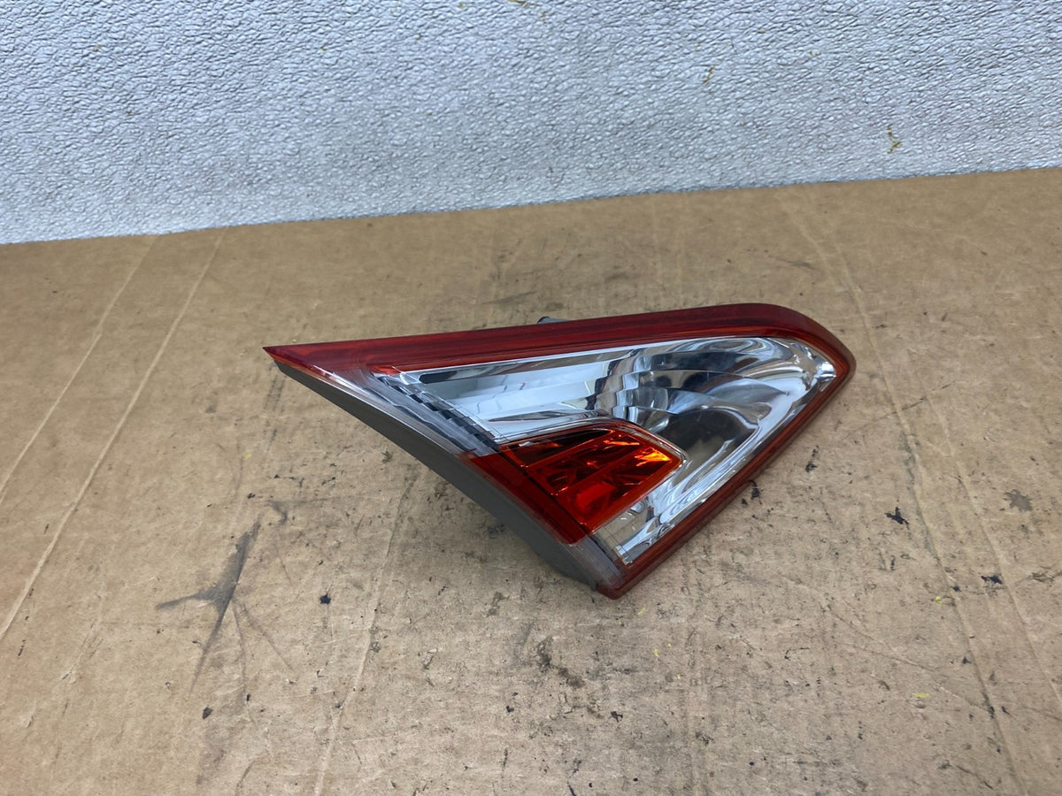 2011-2014 Nissan Murano Left Driver Lh Side Inner Tail Light T3500 DW2