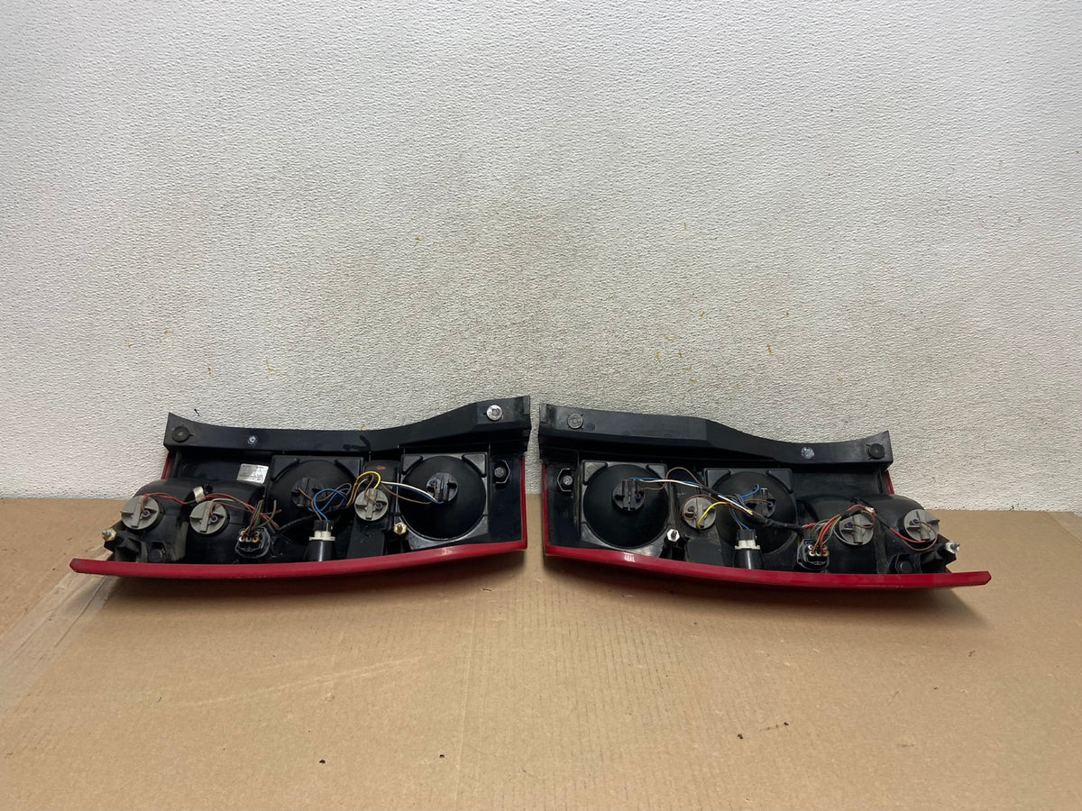 2005 - 2009 Land Rover LR3 Left+Right Side Tail Lights AH6674 LK9