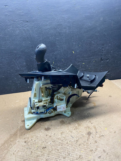 2011 to 2013 Kia Optima Automatic Transmission Shifter W/ Bezel R2677 DG1
