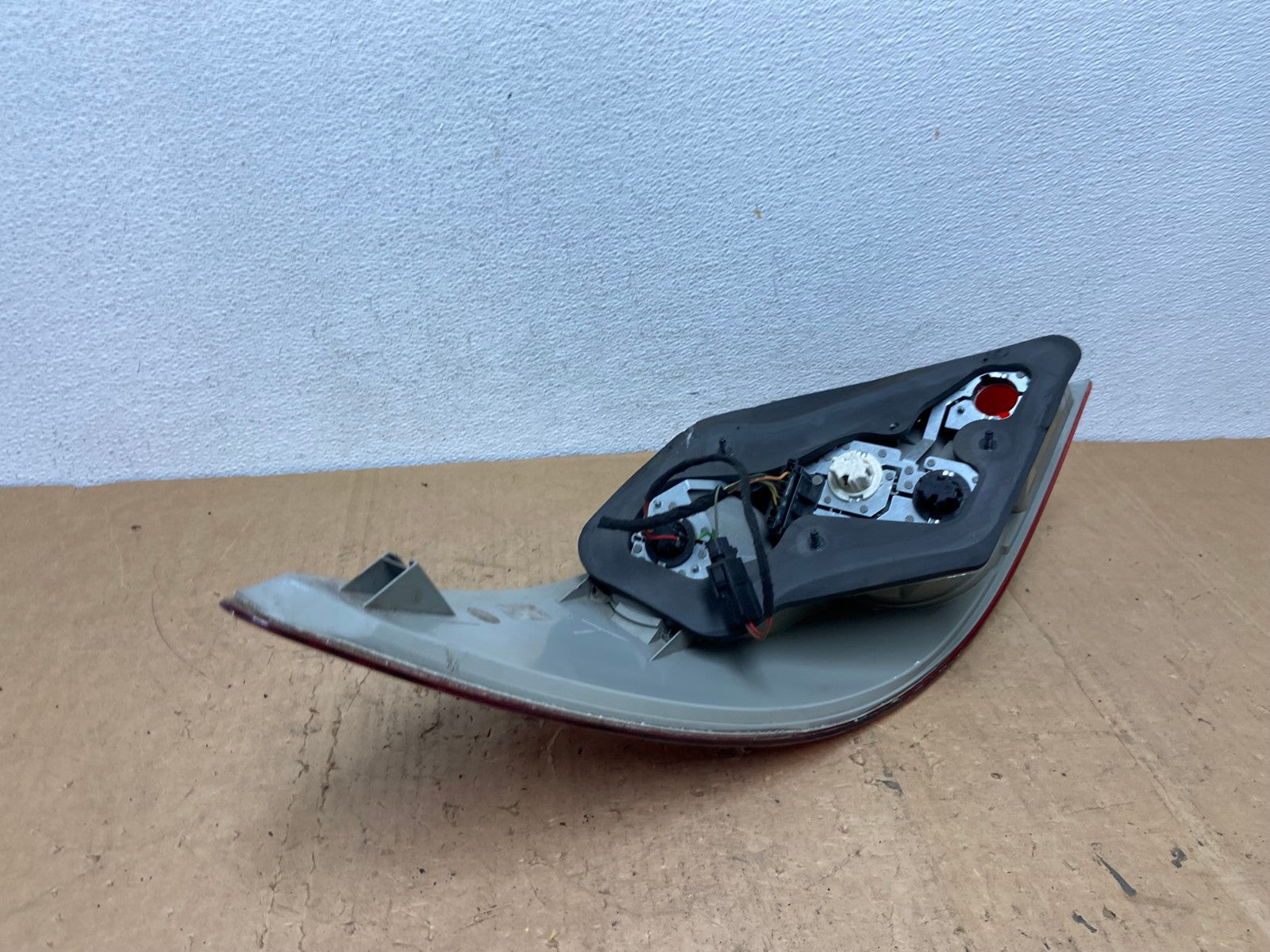 2006-2010 Mercedes W251 R-CLASS Right Passenger RH Side Tail Light AD0502 LK6