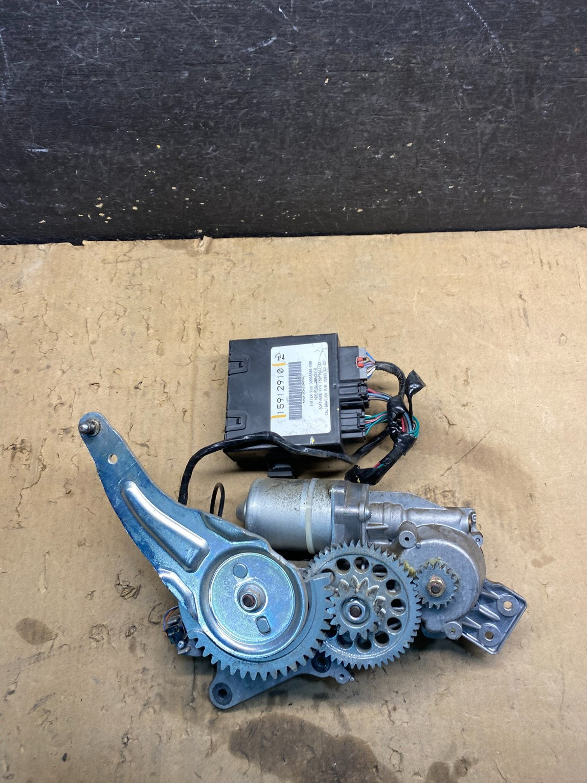 GMC Acadia Yukon Tahoe  Rear Trunk Liftgate Power Motor Actuator OEM X0360 DG0
